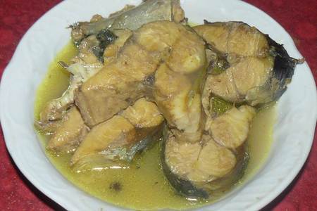 Скумбрия в собственном соку: простой рецепт для легкого ужина