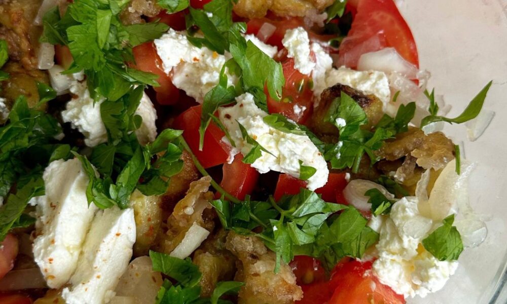 Пикантный салат из баклажанов: простой рецепт вкусного и полезного блюда