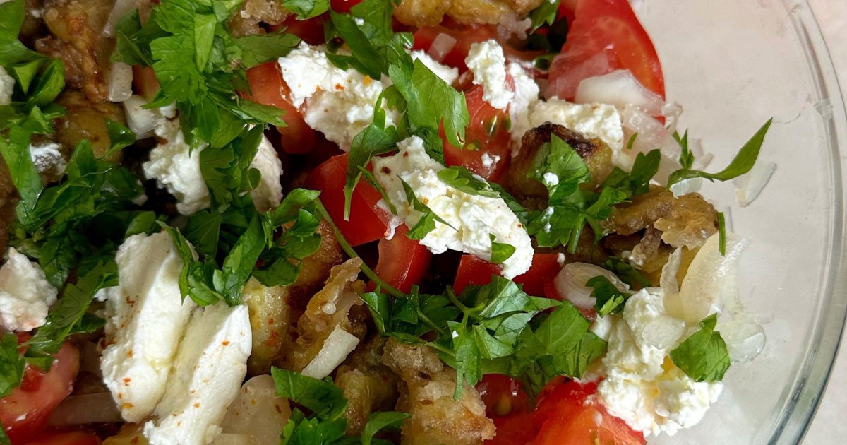 Пикантный салат из баклажанов: простой рецепт вкусного и полезного блюда