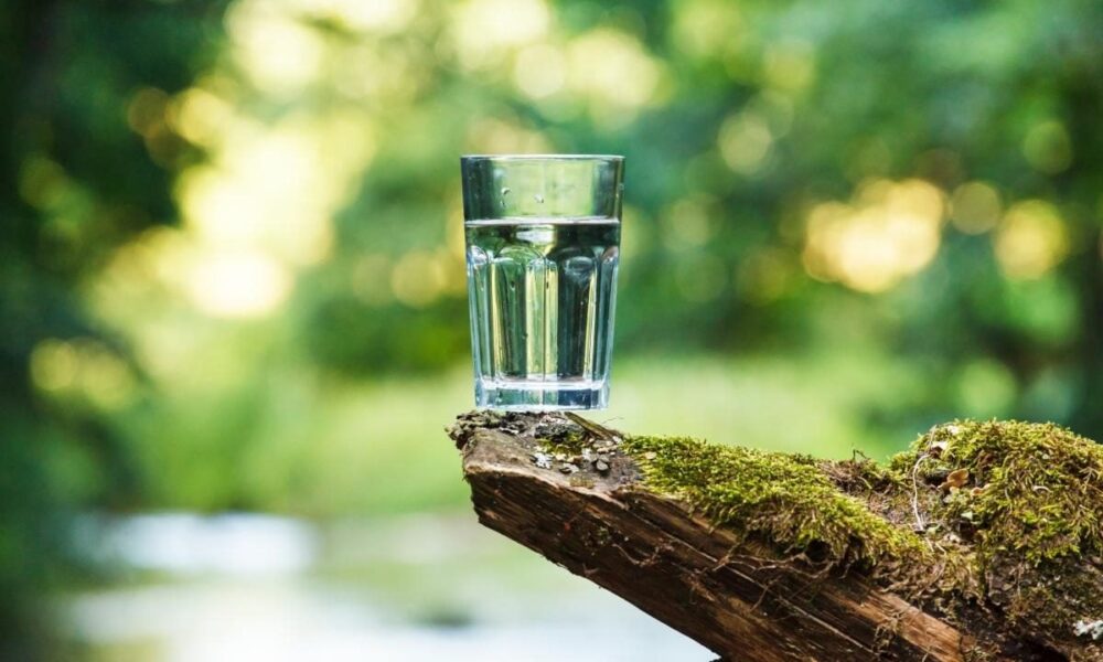 Пьем воду для стройности: секреты быстрой потери веса без спорта