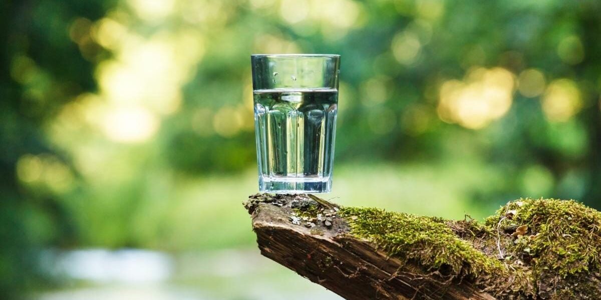 Пьем воду для стройности: секреты быстрой потери веса без спорта