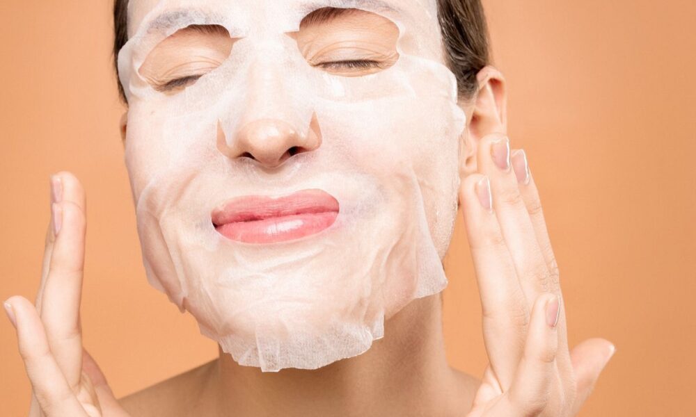 Секреты знаменитостей: домашние методы для идеальной кожи и сужения пор