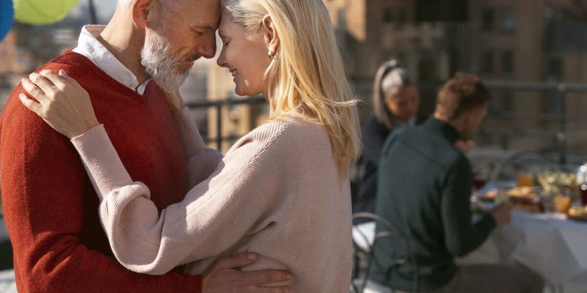 Как обрести настоящее счастье в отношениях после 60: советы для женщин