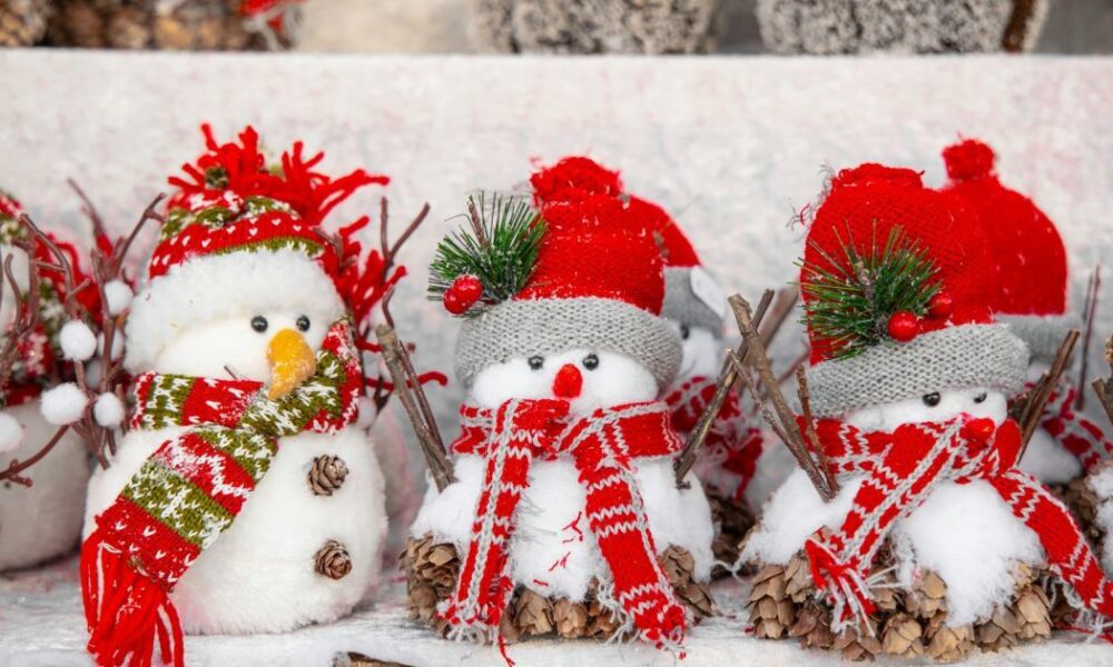 Именины 25 декабря: кого поздравить и как отметить праздник