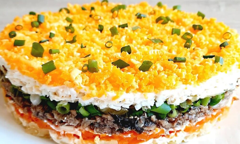 Новый салат с килькой: рецепт, который покорит вас лучше "Шубы"