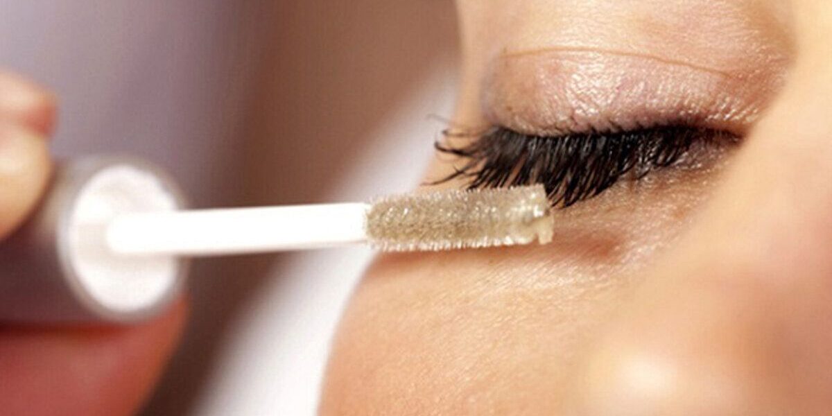 Как знаменитости добиваются длинных и густых ресниц: секреты красоты