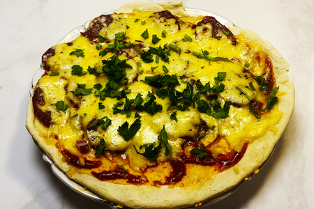 Простая пицца на сковороде: быстрый рецепт для дома