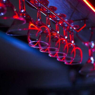 Блестящие бокалы без усилий: секреты чистоты от опытных хозяек