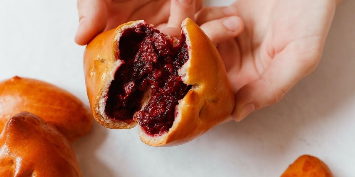 Как испечь идеальные пирожки: секреты, чтобы начинка не вытекала