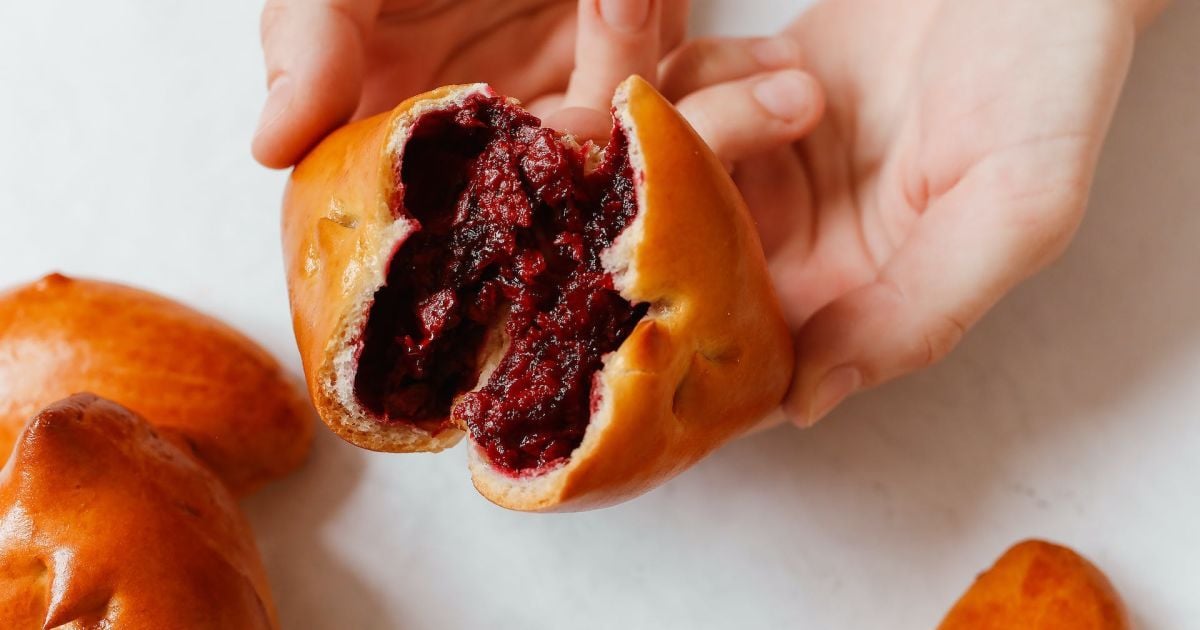 Как испечь идеальные пирожки: секреты, чтобы начинка не вытекала