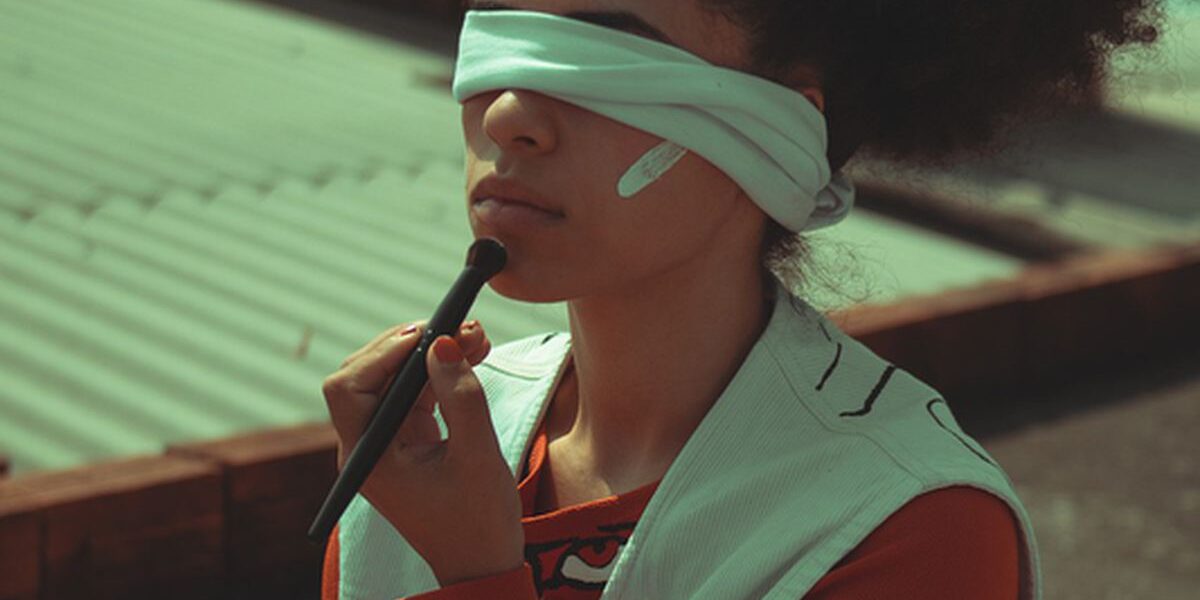 Секреты красоты звезд: домашние патчи для сияющих глаз из фруктов и овощей