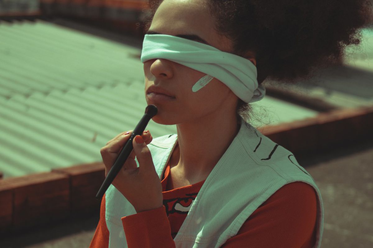 Секреты красоты звезд: домашние патчи для сияющих глаз из фруктов и овощей