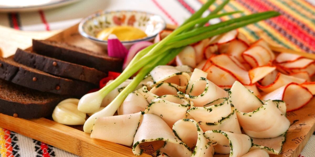 Когда колоть свинью, чтобы сало было без червей: секреты опытных хозяек