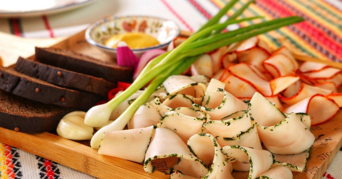 Когда колоть свинью, чтобы сало было без червей: секреты опытных хозяек