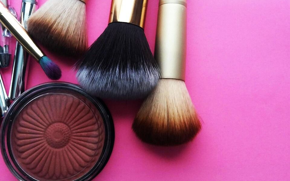 Почему тени ложатся грязно: секреты идеальной растушевки