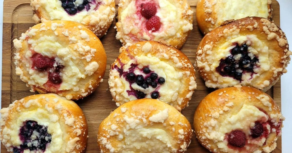 Ваши дети просят их снова и снова! Сочные ватрушки по лучшему рецепту