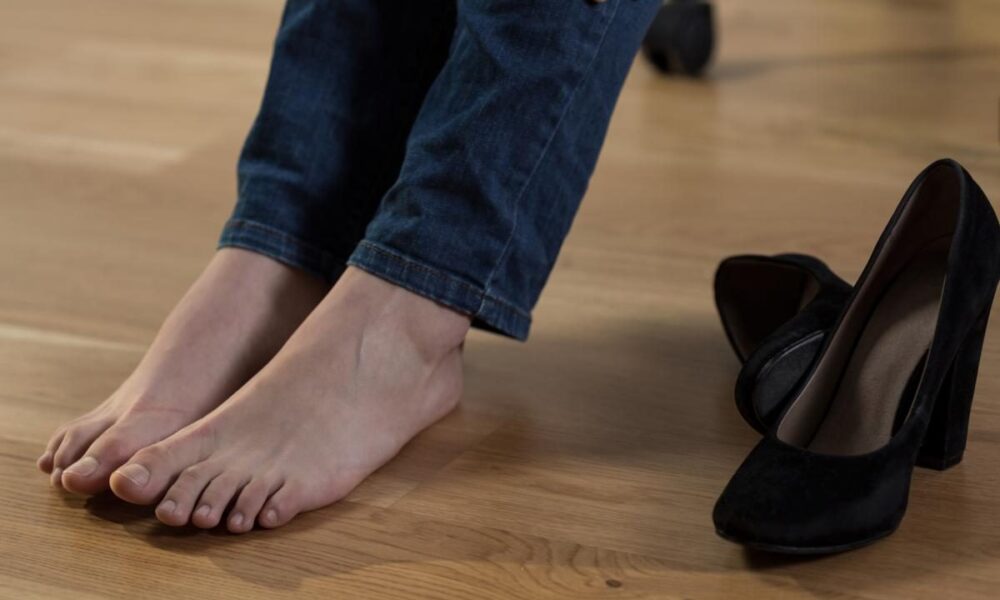 Секреты свежести: как избавиться от неприятного запаха ног и вернуть уверенность