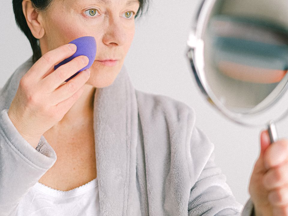 Секреты консилера: как скрыть возрастные изменения в макияже