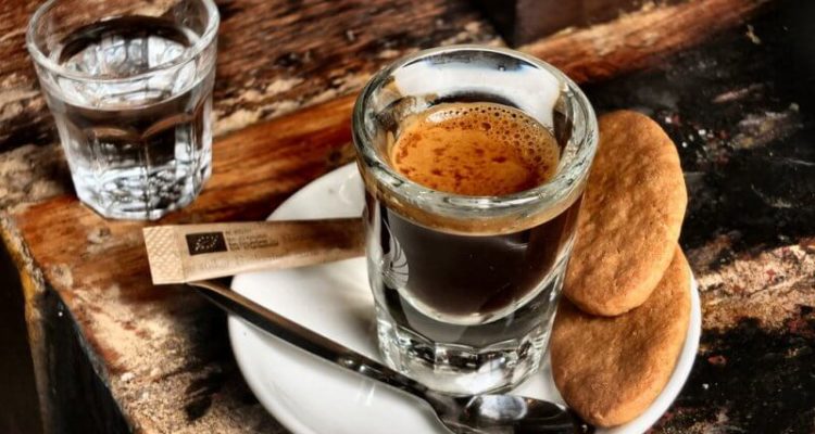 Кофе для женского здоровья: как напиток улучшает кишечник и снижает риск болезней