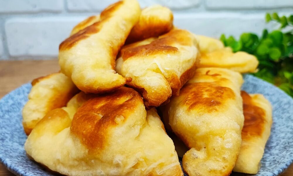 Простой рецепт из манки, муки и кефира: идеальная выпечка без лишних хлопот