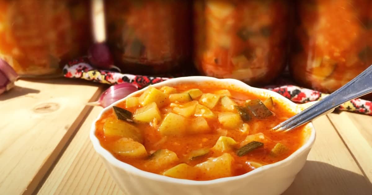 Лучший салат из кабачков на зиму: простой рецепт, который вы полюбите