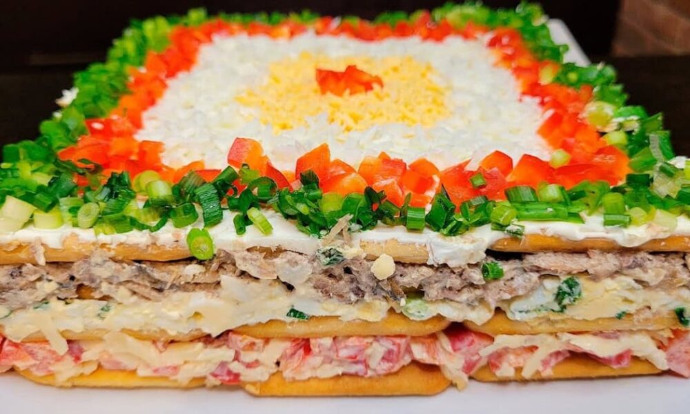 Торт-салат "Император": закуска, которая покорила всех гостей и стала любимой у мужчин