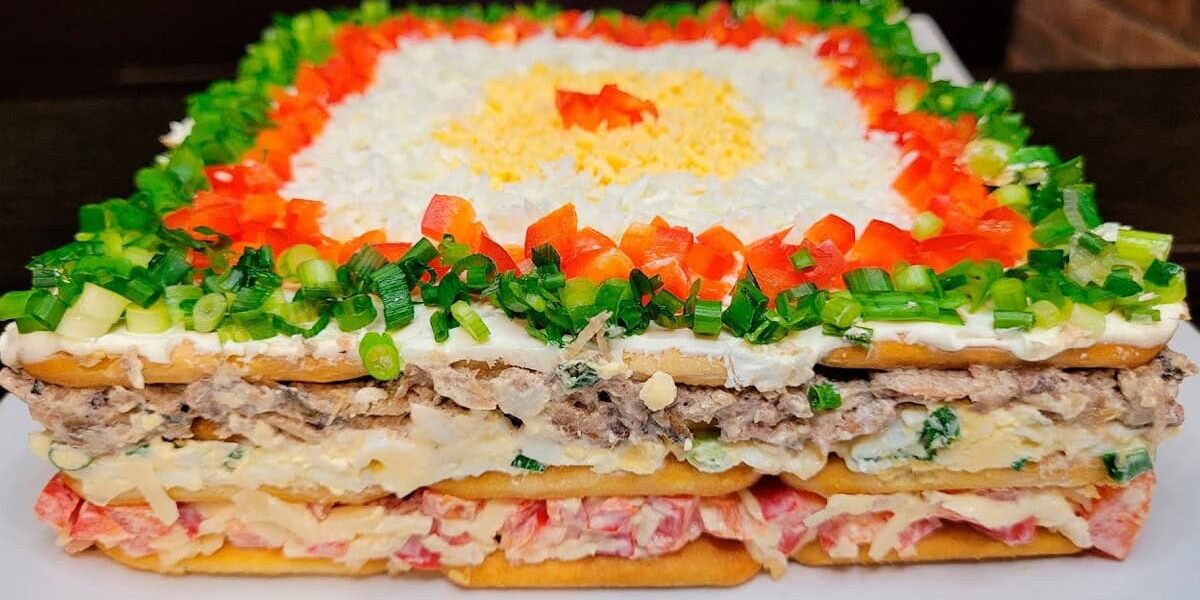 Торт-салат "Император": закуска, которая покорила всех гостей и стала любимой у мужчин