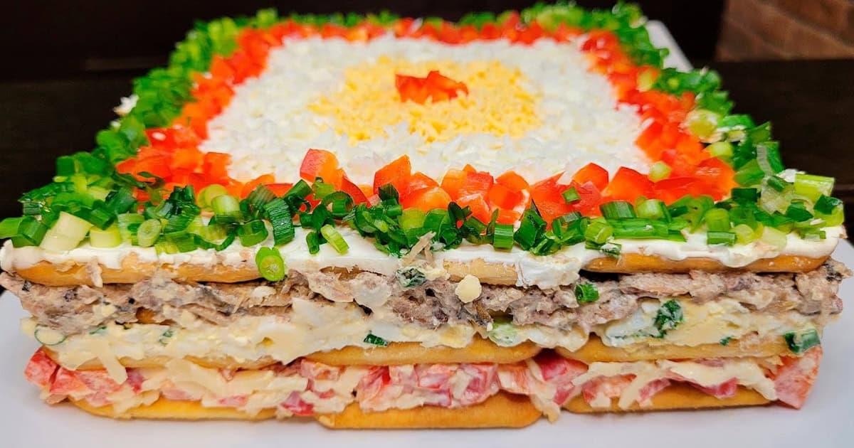 Торт-салат "Император": закуска, которая покорила всех гостей и стала любимой у мужчин