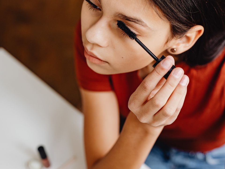 Секреты идеальных ресниц: как красить тушью без комочков и слипания