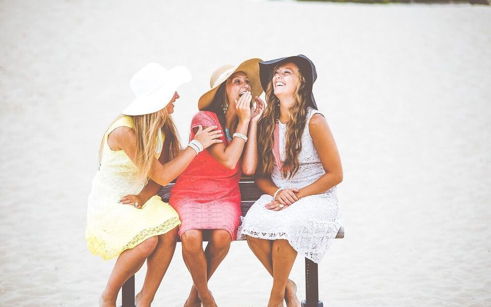 Как поддержать разговор: фразы, которые спасут от неловких пауз