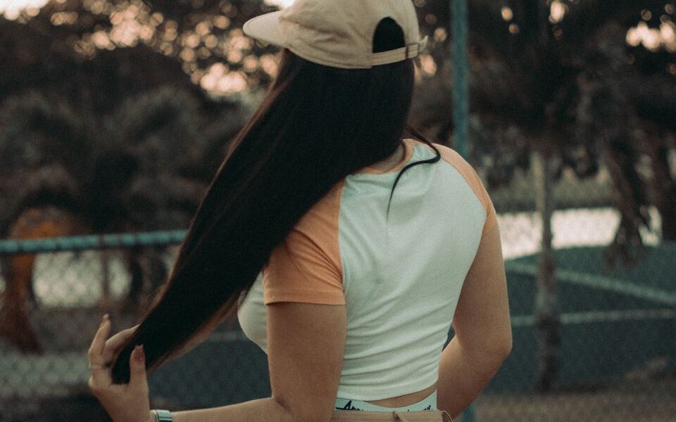 Как остановить выпадение волос и вернуть густоту: 7 проверенных советов