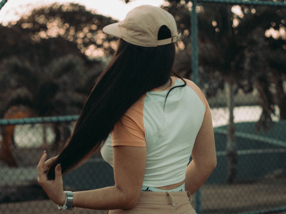 Как остановить выпадение волос и вернуть густоту: 7 проверенных советов