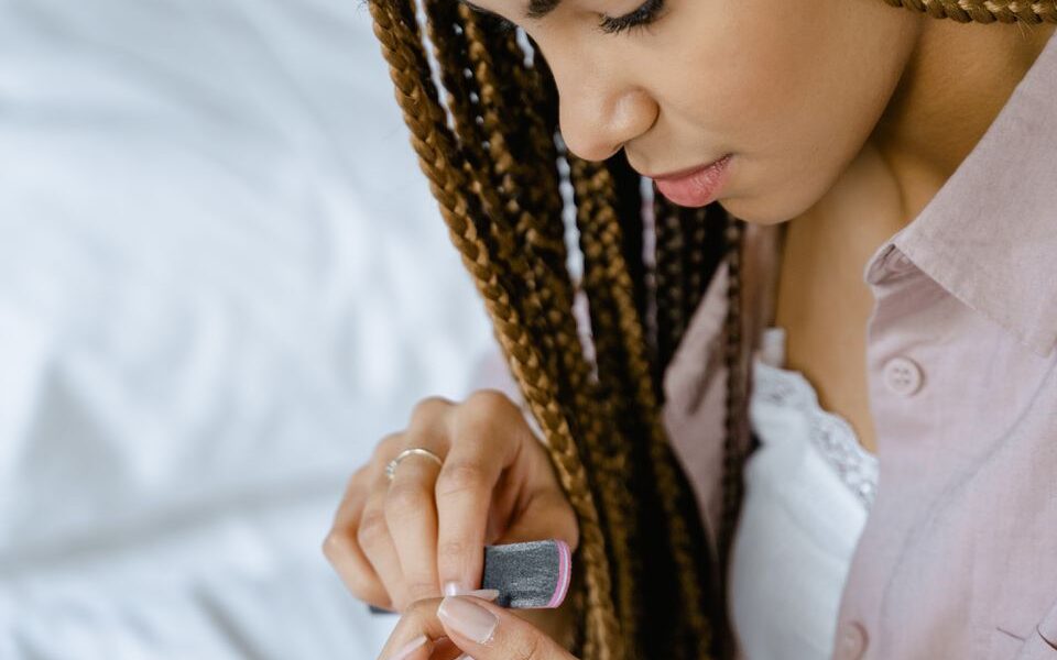 Как ухаживать за ногтями: секреты звезд и вредные привычки, которых стоит избегать