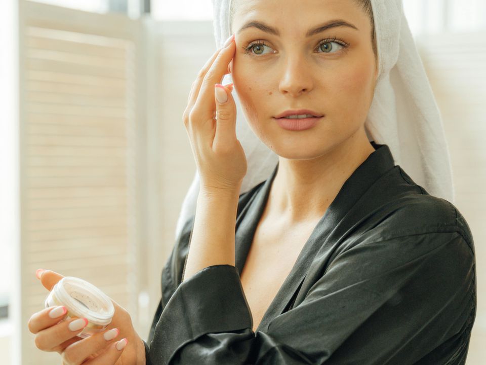 Как избавиться от пигментных пятен: советы косметологов для сияющей кожи