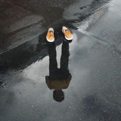 Лайфхак: как защитить обувь от дождя и сохранить ее в идеальном состоянии