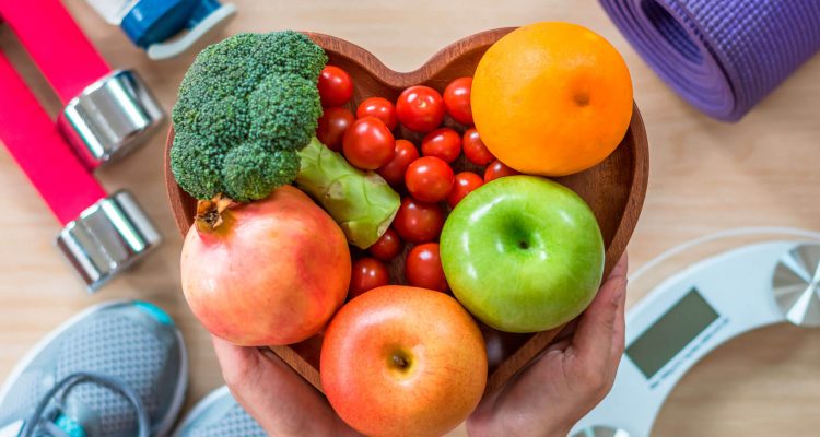 5 продуктов, повышающих холестерин, и 5, которые его снижают: ваш гид по питанию