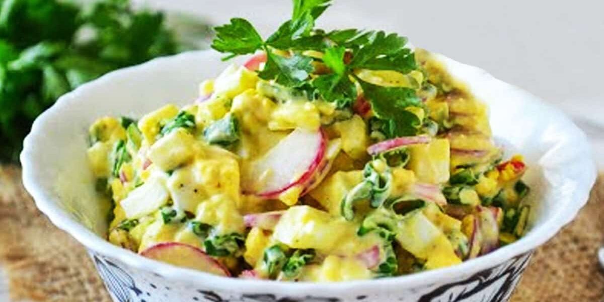 Весенний завтрак за 5 минут: легкий и быстрый салат для отличного начала дня