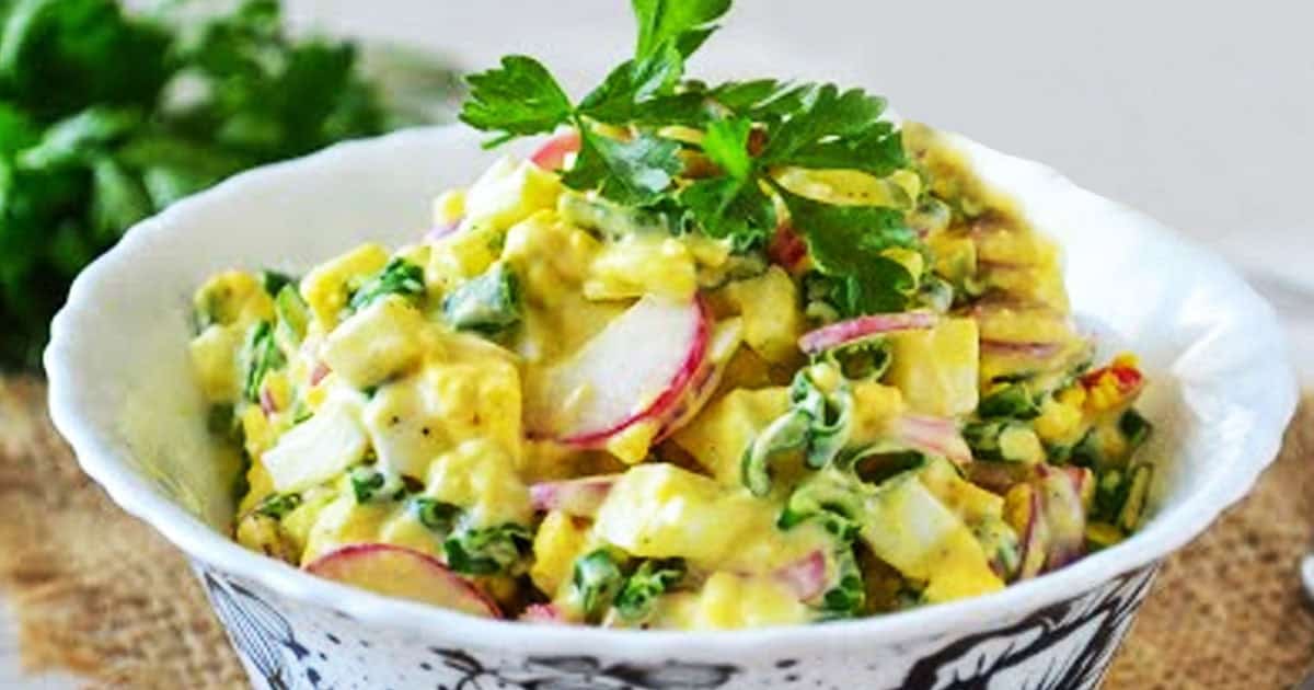 Весенний завтрак за 5 минут: легкий и быстрый салат для отличного начала дня