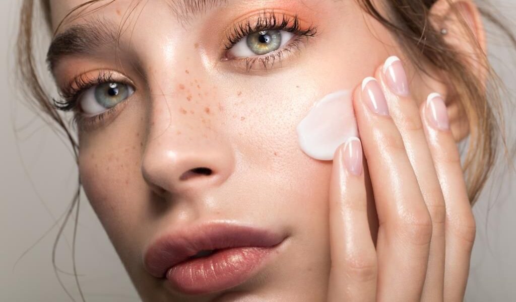 Восстановление кожи после отпуска: секреты косметологов для сияния и здоровья