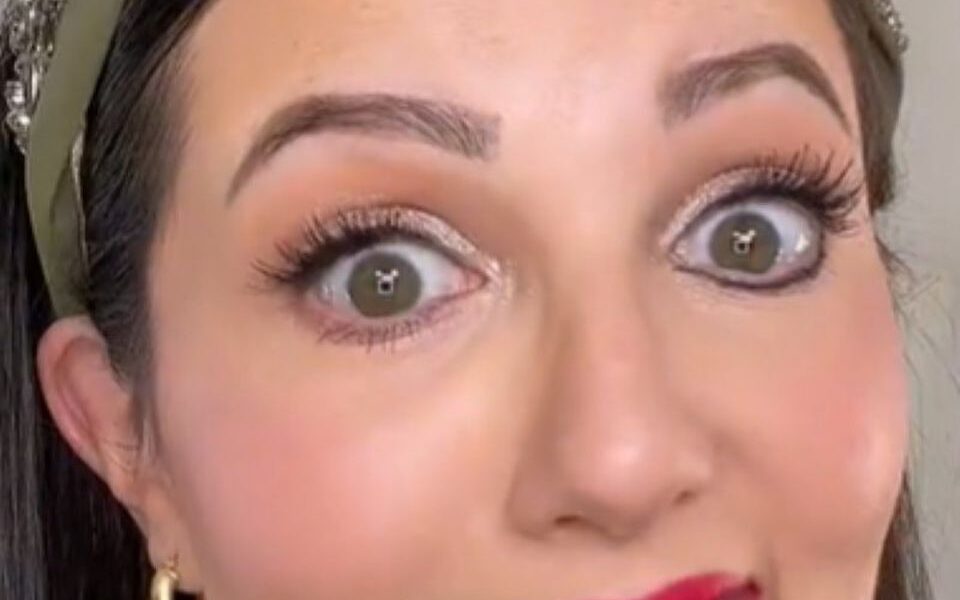 Секреты макияжа: как избежать ошибок, которые старят женщин 35+