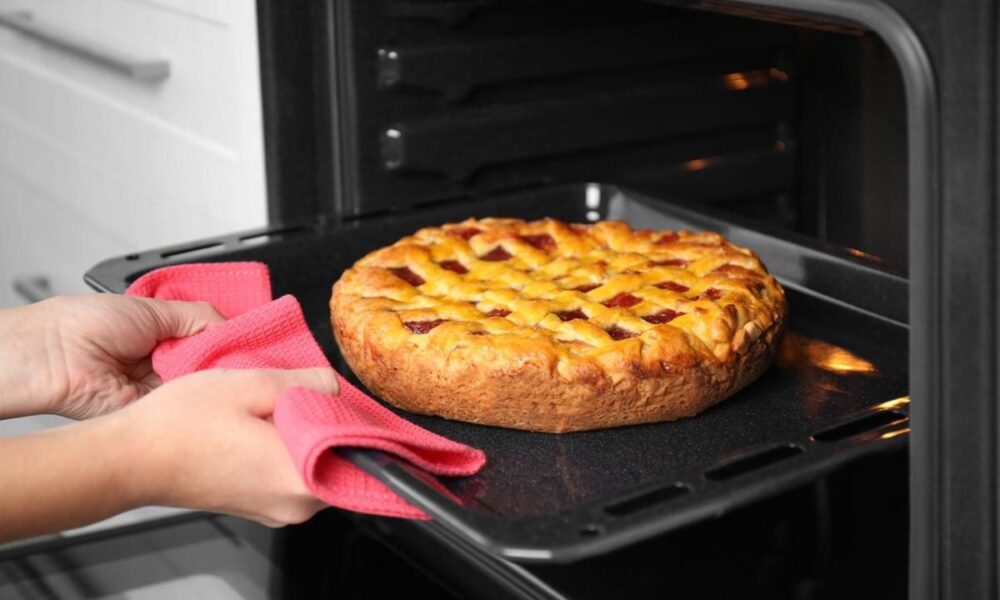 Секреты идеальной выпечки: как выбрать режим духовки и готовить без ошибок