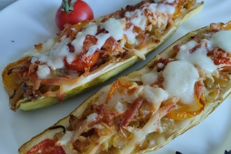 Легкие и вкусные рецепты: запеченные кабачки с овощами и сыром