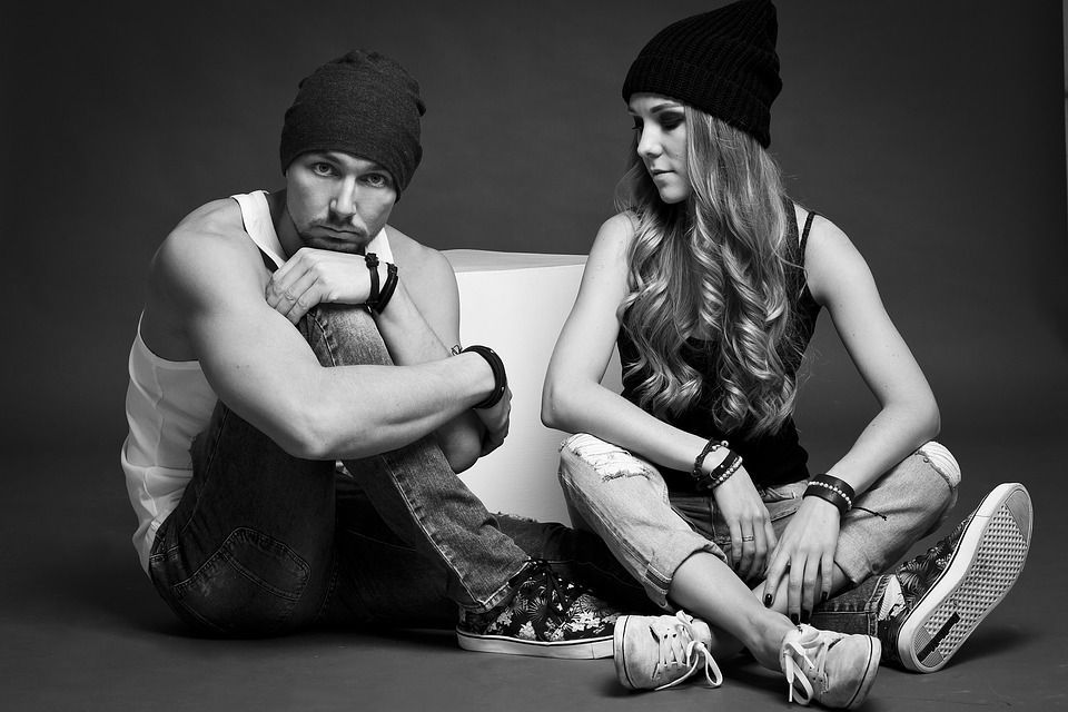 Тревожные звоночки в отношениях: Когда требования парня выходят за рамки нормы