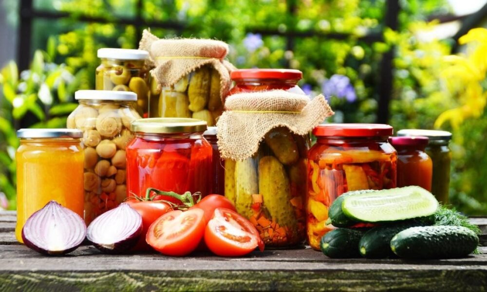 Запасы на зиму: что заготовить в сентябре для уютного дома