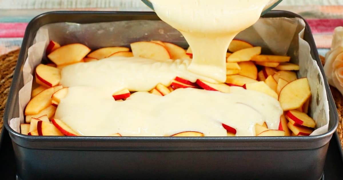 Быстрый яблочный пирог без лишних хлопот: всего 5 минут и минимум ингредиентов!