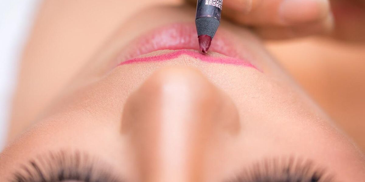 Секреты стойкости: как продлить жизнь вашей помаде