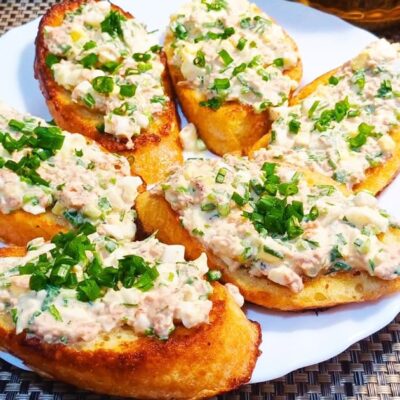 Невероятно вкусная намазка, которую готовят лотками: рецепт, которому нет равных