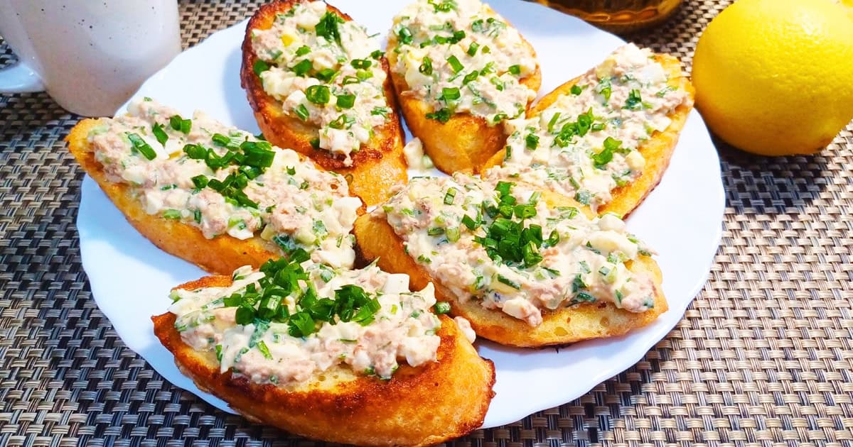 Невероятно вкусная намазка, которую готовят лотками: рецепт, которому нет равных