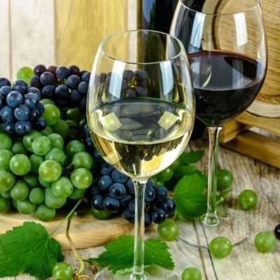 Белое или красное: какое вино полезнее для здоровья и почему вас это удивит