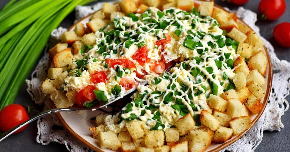 Самый вкусный салат из простых продуктов: рецепт, который съедят первым